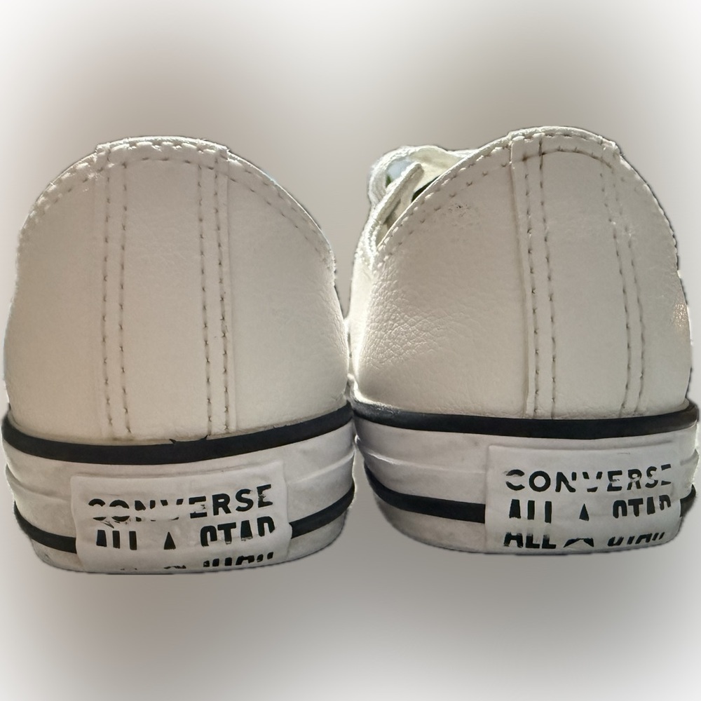 Converse Chuck Taylor Leather Junior White Low Top Size 3 - Picture 2 of 6